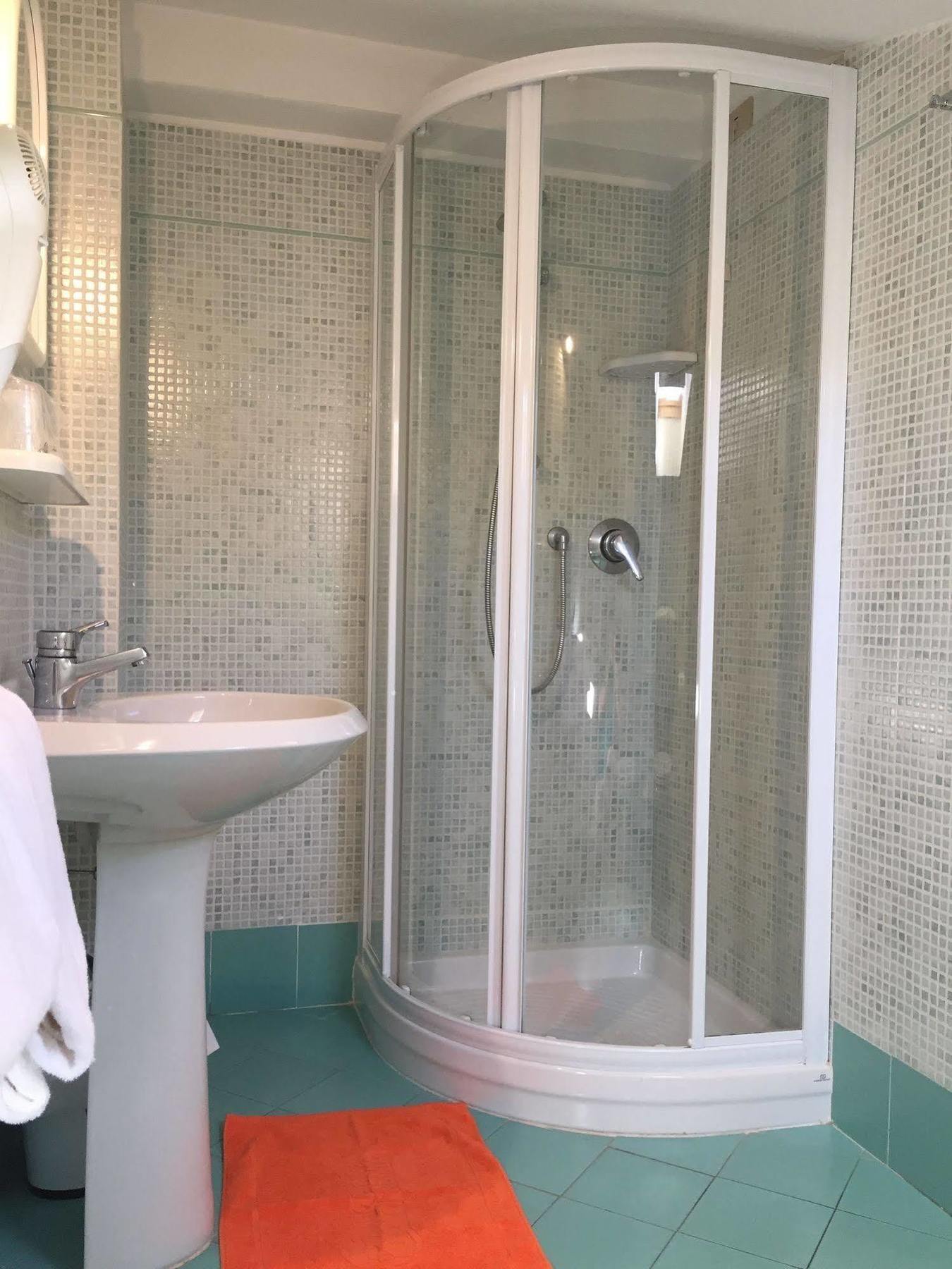 Tirrenia Hotel 3*